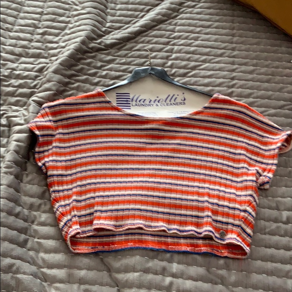 Fairly worn volcom crop top